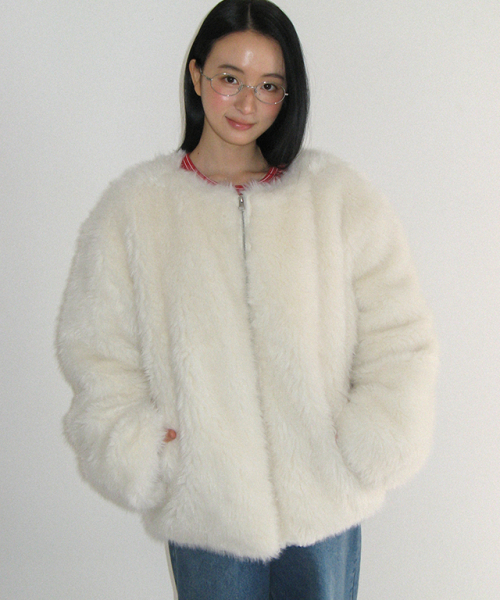RONRON（ロンロン）の「INNER POINTED FLUFFY FUR JACKET IVORY（ムートンコート・レディース・その他・FREE）」の5枚目の写真