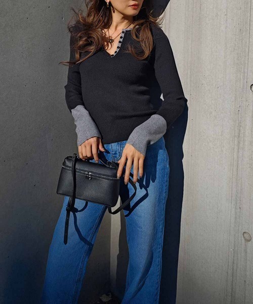 esutoreja（エストレジャ）の「バイカラーヘンリーネックリブニット（ニット/セーター・レディース・ブラウン/アイボリー・FREE）」の4枚目の写真