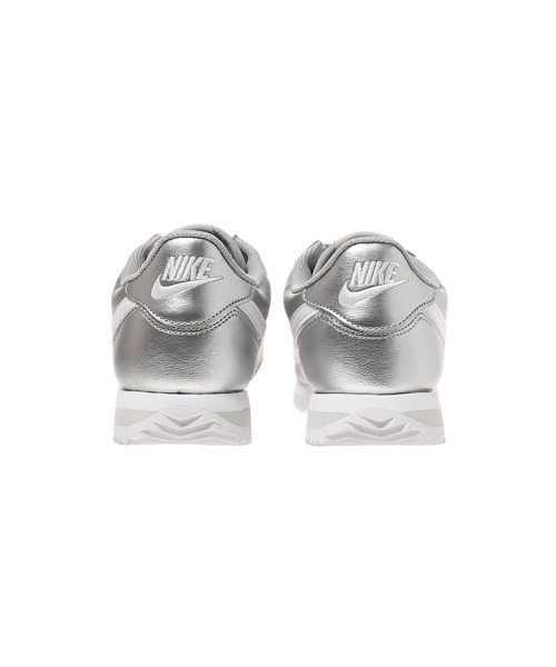 NIKE（ナイキ）の「NIKE WMNS CORTEZ IR0042-001（スニーカー・レディース・シルバー・24cm/23.5cm/25cm/23cm/24.5cm）」の2枚目の写真
