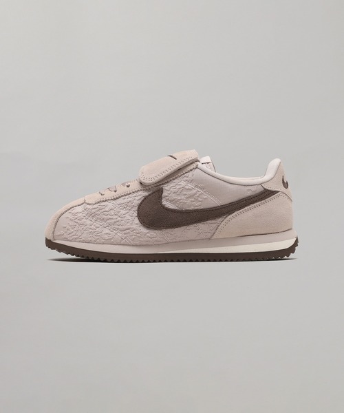 NIKE(ナイキ)の「NIKE WMNS CORTEZ TXT IQ3624-667(スニーカー・レディース・レッド・24.5cm/25cm/24cm/23.5cm/23cm)」の1枚目の写真