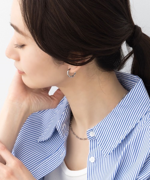 Cream dot.（クリームドット）の「【サージカルステンレス】ひねりラインのステンレス製ワンタッチフープピアス（ピアス（両耳用）・レディース・ゴールド/シルバー/ピンクゴールド・#10/#12/#8）」の13枚目の写真