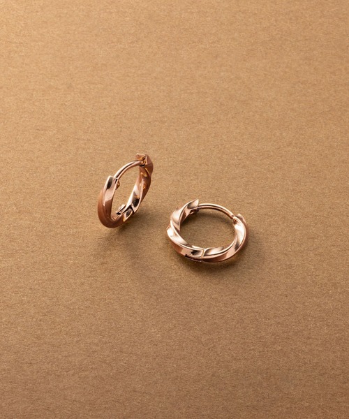 Cream dot.（クリームドット）の「【サージカルステンレス】ひねりラインのステンレス製ワンタッチフープピアス（ピアス（両耳用）・レディース・ゴールド/シルバー/ピンクゴールド・#10/#12/#8）」の12枚目の写真