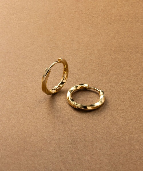 Cream dot.（クリームドット）の「【サージカルステンレス】ひねりラインのステンレス製ワンタッチフープピアス（ピアス（両耳用）・レディース・ゴールド/シルバー/ピンクゴールド・#10/#12/#8）」の6枚目の写真