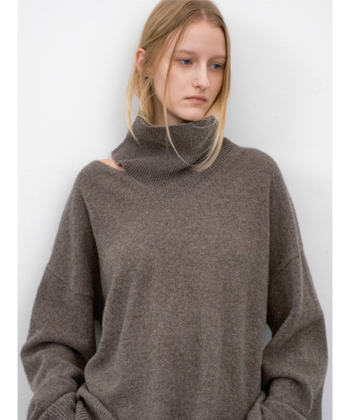 ATELIER NAIN(アトリエナイン)の「YAK BLENDED CUT OUT HIGH NECK KNIT (T-7143)(ニット/セーター・レディース・ヘザーグレー/アッシュブラウン・FREE)」の3枚目の写真