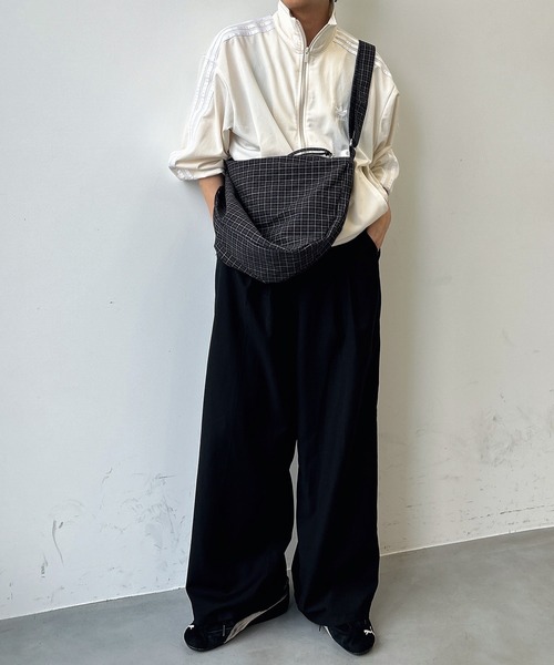 UNDERSTATEMENTs（アンダーステイトメント）の「【ユニセックス】チェックショルダーバッグ（ショルダーバッグ・メンズ・レッド/ネイビー/ブラック・FREE）」の5枚目の写真