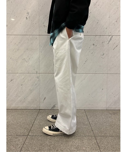 ESTNATION（エストネーション）の「ESTNATION / ワイドストレート チノパンツ（チノパンツ・メンズ・ホワイト/ブラック・LARGE/MEDIUM）」の16枚目の写真
