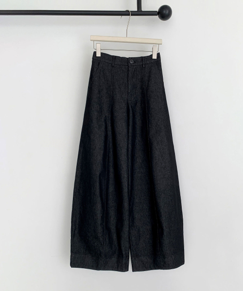 VASCARA(バスカラ)の「Wide fit Half Banded Baggy Pants(その他パンツ・レディース・ブラック・SMALL/MEDIUM)」の4枚目の写真
