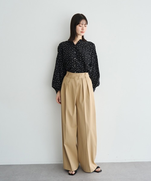 YECCA VECCA(イェッカヴェッカ)の「メタルホックワイドパンツ(その他パンツ・レディース・ベージュ/ブラック/ライトベージュ・S/M)」の4枚目の写真
