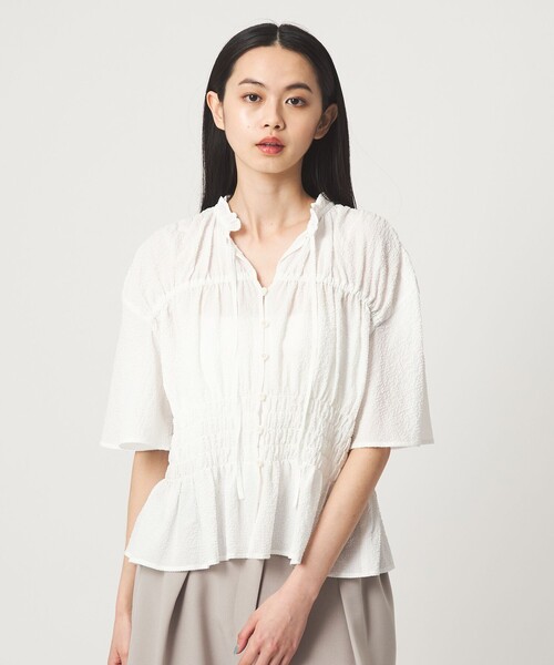 EMMEL REFINES（エメルリファインズ）の「＜EMMEL REFINES＞EM フリルエリ シャーリング ブラウス（シャツ/ブラウス・レディース・ライラック/ライトブルー/ホワイト・FREE）」の2枚目の写真