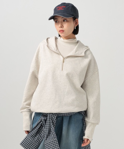 BAYFLOW（ベイフロー）の「[春まで活躍する]ハーフジップショートフーディー（スウェット・レディース・グレー/オフホワイト・FREE）」の2枚目の写真