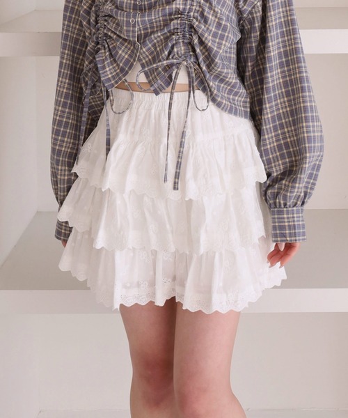 archives(アルシーヴ)の「コットンレースフリルミニSK(スカート・レディース・オフホワイト/ブラック・MEDIUM)」の3枚目の写真
