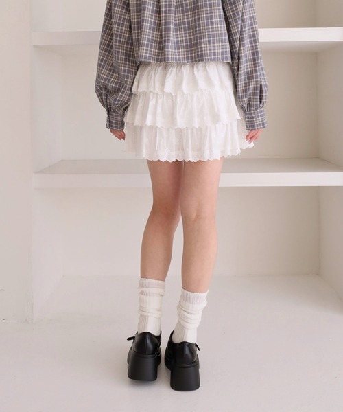 archives(アルシーヴ)の「コットンレースフリルミニSK(スカート・レディース・オフホワイト/ブラック・MEDIUM)」の8枚目の写真