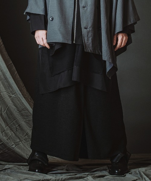NO ID.(ノーアイディ)の「mp14811-ワイドラップトラウザーズ パンツ(458006-439P)(その他パンツ・メンズ・ミックスグレー/ブラック・2/1)」の1枚目の写真