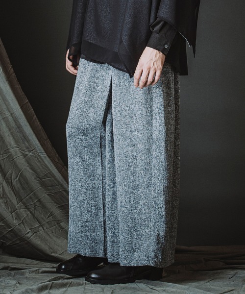 NO ID.(ノーアイディ)の「mp14811-ワイドラップトラウザーズ パンツ(458006-439P)(その他パンツ・メンズ・ミックスグレー/ブラック・2/1)」の4枚目の写真