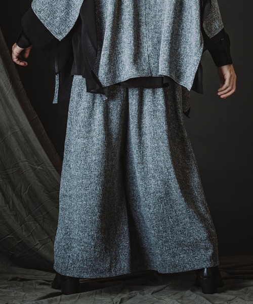 NO ID.(ノーアイディ)の「mp14811-ワイドラップトラウザーズ パンツ(458006-439P)(その他パンツ・メンズ・ミックスグレー/ブラック・2/1)」の5枚目の写真