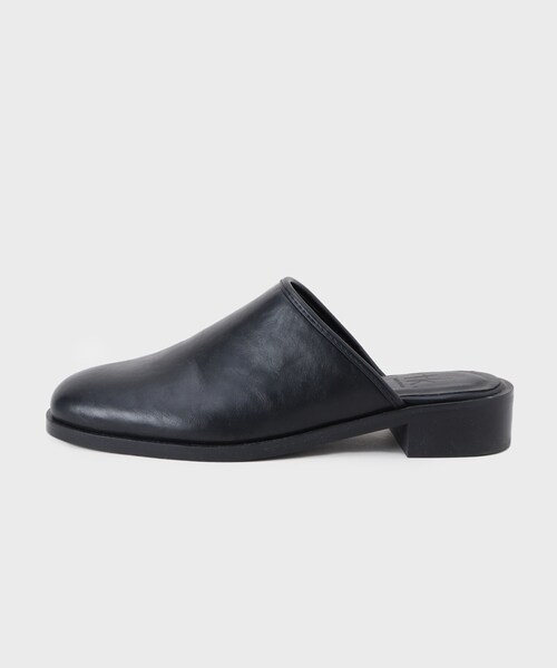 tk.TAKEO KIKUCHI(ティーケータケオキクチ)の「ラウンドトゥミュール(サンダル・メンズ・ブラック・75/65)」の4枚目の写真