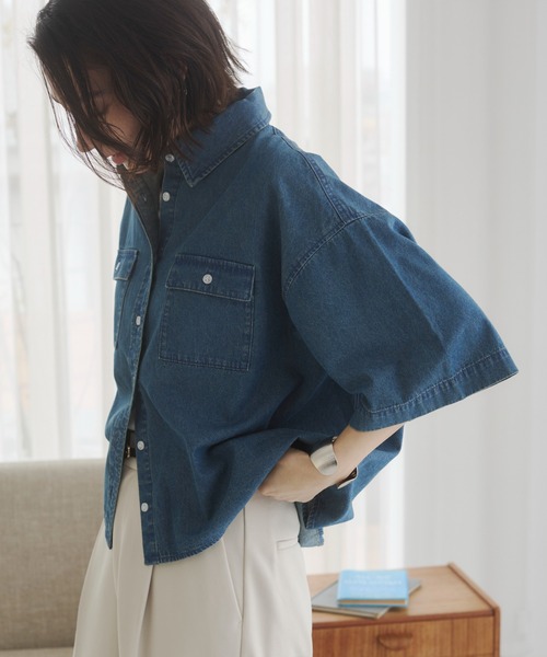 ANGIE(アンジー)の「オーバーサイズ レギュラーカラー デニム 半袖シャツ(シャツ/ブラウス・レディース・ブルー/ネイビー/ブルー系その他・FREE)」の11枚目の写真