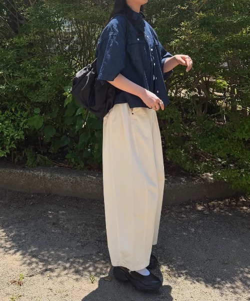ANGIE(アンジー)の「オーバーサイズ レギュラーカラー デニム 半袖シャツ / 夏服(シャツ/ブラウス・レディース・ブルー/ネイビー/ブルー系その他・FREE)」の9枚目の写真