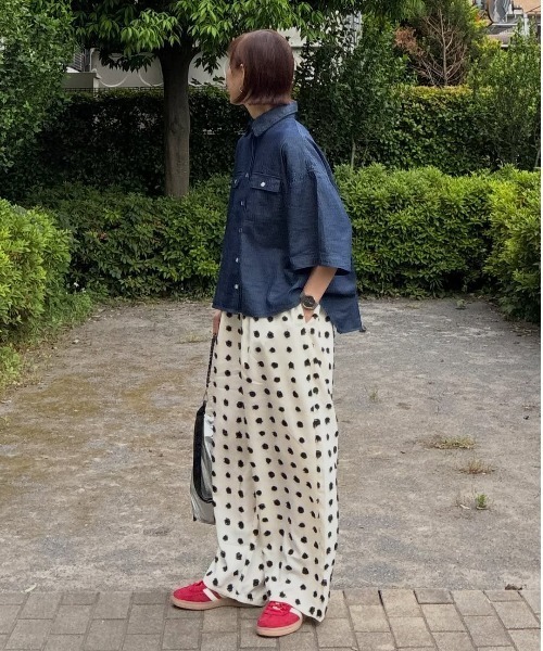 ANGIE(アンジー)の「オーバーサイズ レギュラーカラー デニム 半袖シャツ / 夏服(シャツ/ブラウス・レディース・ブルー/ネイビー/ブルー系その他・FREE)」の11枚目の写真
