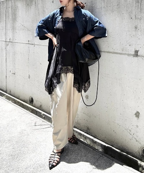 ANGIE(アンジー)の「オーバーサイズ レギュラーカラー デニム 半袖シャツ / 夏服(シャツ/ブラウス・レディース・ブルー/ネイビー/ブルー系その他・FREE)」の12枚目の写真