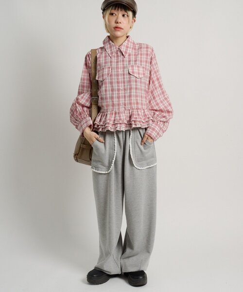 w closet(ダブルクローゼット)の「裾フリルチェックシャツ 【羽織でも使える】(シャツ/ブラウス・レディース・ブルー/レッド/ブラウン・FREE)」の2枚目の写真