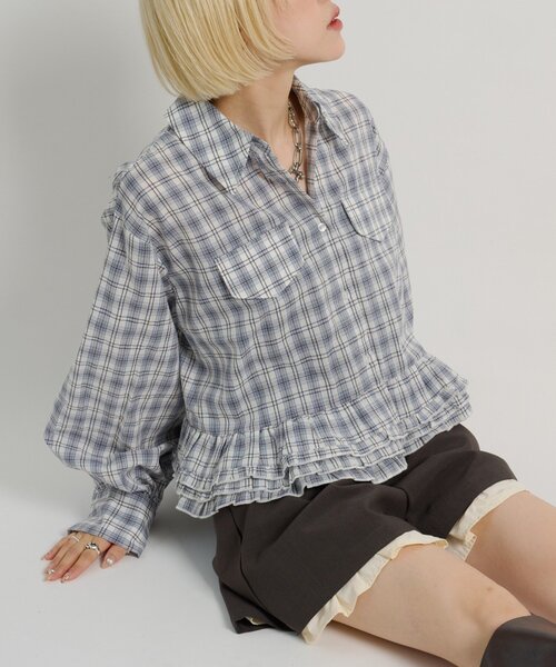 w closet(ダブルクローゼット)の「裾フリルチェックシャツ 【羽織でも使える】(シャツ/ブラウス・レディース・ブルー/レッド/ブラウン・FREE)」の3枚目の写真
