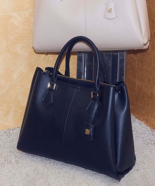 VIS（ビス）の「【COHINA×VIS】チャーム付き2WAYトートバッグ/A4対応・軽量（トートバッグ・レディース・ベージュ/キナリ/ブラック・FREE）」の2枚目の写真