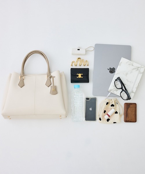 VIS（ビス）の「【COHINA×VIS】チャーム付き2WAYトートバッグ/A4対応・軽量（トートバッグ・レディース・ベージュ/キナリ/ブラック・FREE）」の14枚目の写真