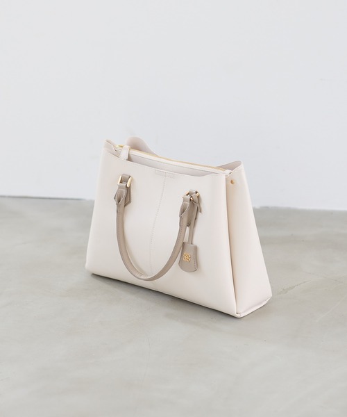 VIS（ビス）の「【COHINA×VIS】チャーム付き2WAYトートバッグ/A4対応・軽量（トートバッグ・レディース・ベージュ/キナリ/ブラック・FREE）」の17枚目の写真