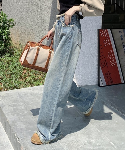 Vipoa(ヴィポア)の「ダメージ加工フリンジデニムパンツ(デニムパンツ・レディース・ライトブルー・LARGE/MEDIUM)」の18枚目の写真