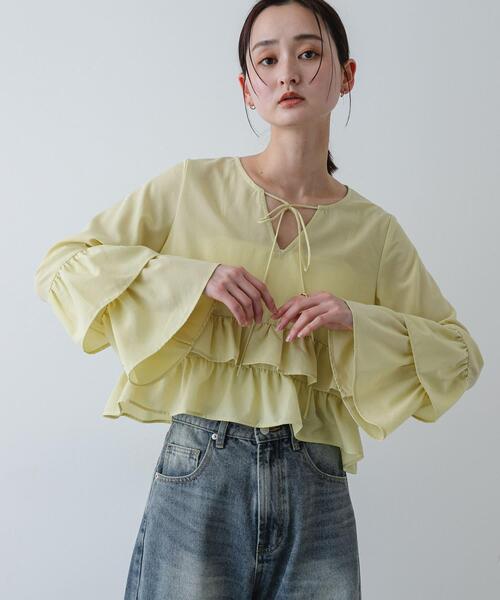 SENSE OF PLACE by URBAN RESEARCH（センスオブプレイスバイアーバンリサーチ）の「ダブルフリルブラウス（シャツ/ブラウス・レディース・オフホワイト/ブラック/ベージュ・ONE）」の3枚目の写真