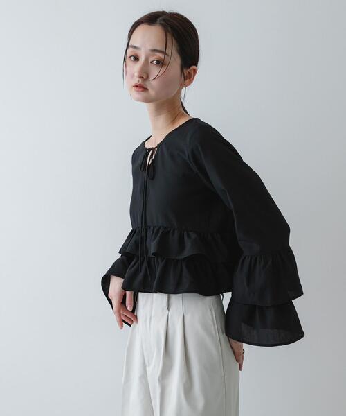 SENSE OF PLACE by URBAN RESEARCH（センスオブプレイスバイアーバンリサーチ）の「ダブルフリルブラウス（シャツ/ブラウス・レディース・オフホワイト/ブラック/ベージュ・ONE）」の6枚目の写真