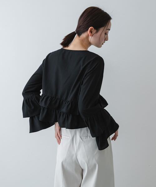 SENSE OF PLACE by URBAN RESEARCH（センスオブプレイスバイアーバンリサーチ）の「ダブルフリルブラウス（シャツ/ブラウス・レディース・オフホワイト/ブラック/ベージュ・ONE）」の7枚目の写真