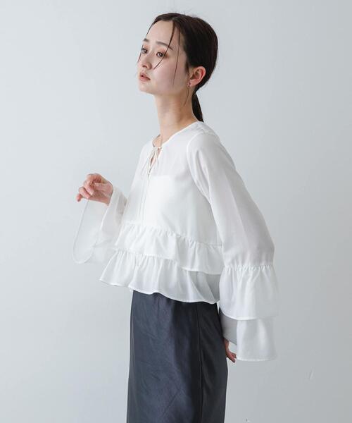 SENSE OF PLACE by URBAN RESEARCH（センスオブプレイスバイアーバンリサーチ）の「ダブルフリルブラウス（シャツ/ブラウス・レディース・オフホワイト/ブラック/ベージュ・ONE）」の13枚目の写真