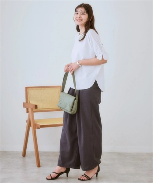 nissen(ニッセン)の「パール調ボタン付異素材切替トップス(Tシャツ/カットソー・レディース・ブラック/ミント/オフホワイト・LL/L/M/S)」の12枚目の写真