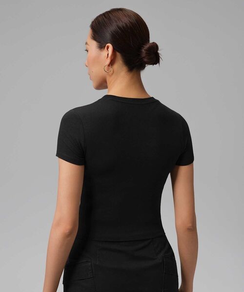 JORDAN BRAND(ジョーダンブランド)の「ジョーダン フライト ウィメンズ グラフィック Tシャツ / Jordan Flight Women's Graphic T-Shirt IR0771-010 Black(Tシャツ/カットソー・レディース・ブラック・XS/XL/S/M/L)」の2枚目の写真