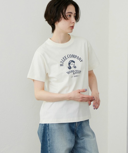 Lee(リー)の「Lee/リー ロゴプリントハーフスリーブTシャツ(Tシャツ/カットソー・レディース・ブラウン/ホワイト/アイボリー/ブルー/イエロー/ブラック/グレー/レッド・SMALL/MEDIUM)」の20枚目の写真