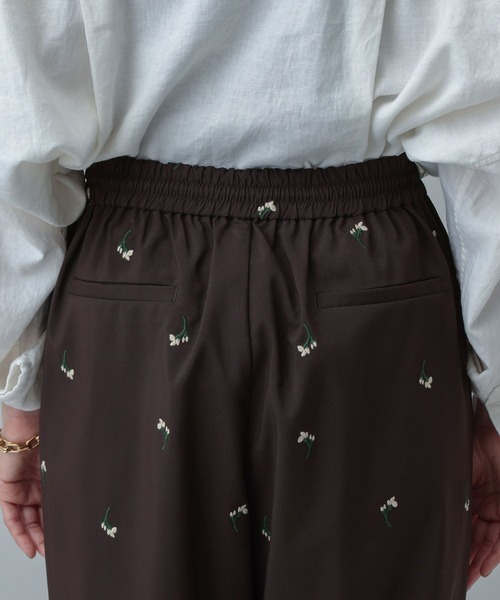 GLOBAL WORK（グローバルワーク）の「MATINEE LINE/フラワー刺繍イージーパンツ/646659（その他パンツ・レディース・ブラック/ダークブラウン・LARGE/MEDIUM）」の17枚目の写真