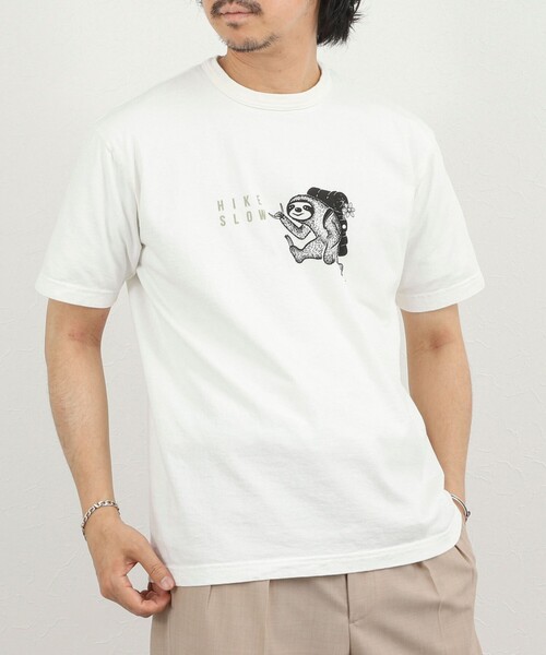 NOLLEY’S（ノーリーズ）の「別注 ナマケモノ プリントTシャツ 26SS（Tシャツ/カットソー・メンズ・ネイビー/ホワイト/ライトグレー・S/M/L）」の2枚目の写真