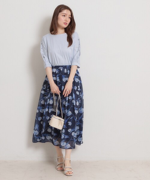 couture brooch(クチュールブローチ)の「【接触冷感・UVカット】60シルケット エンブロドルマントップス(Tシャツ/カットソー・レディース・ブラック/サックスブルー/ピンク系3/オフホワイト・38/36/42)」の20枚目の写真