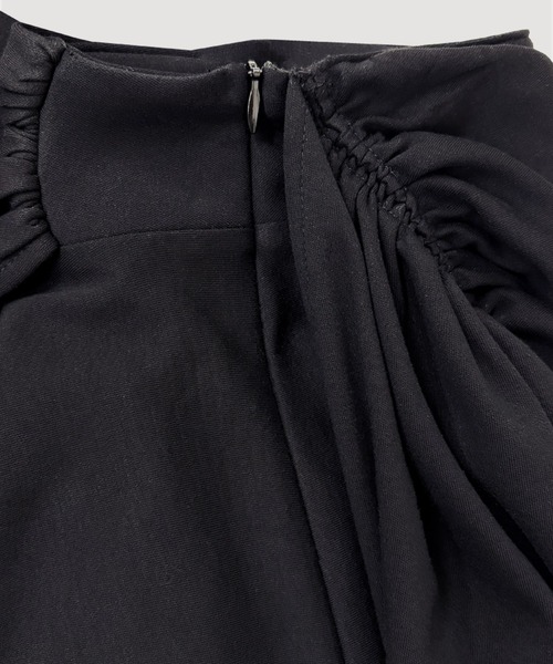 VIAVANDA（ヴィアヴァンダ）の「ASYMMETRIC DRAPE SKIRT（スカート・レディース・グレー/ブラック・FREE）」の12枚目の写真