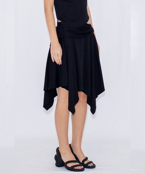 VIAVANDA（ヴィアヴァンダ）の「ASYMMETRIC DRAPE SKIRT（スカート・レディース・グレー/ブラック・FREE）」の3枚目の写真