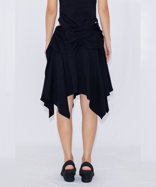 VIAVANDA（ヴィアヴァンダ）の「ASYMMETRIC DRAPE SKIRT（スカート・レディース・グレー/ブラック・FREE）」の4枚目の写真