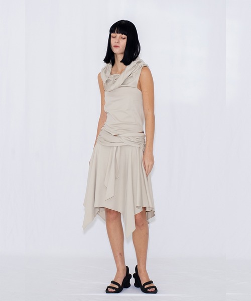 VIAVANDA（ヴィアヴァンダ）の「ASYMMETRIC DRAPE SKIRT（スカート・レディース・グレー/ブラック・FREE）」の15枚目の写真