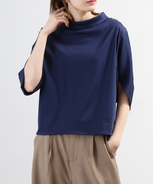 BRODIAEA(ブローディア)の「BRODIAEA シルク混ボトルネックカットソープルオーバー 半端袖(Tシャツ/カットソー・レディース・モカ/オフホワイト/ネイビー・40)」の1枚目の写真