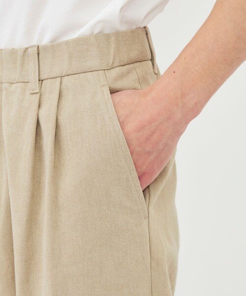 GALERIE VIE(ギャルリー ヴィー)の「ダストフェードツイル イージーツータックパンツ(その他パンツ・メンズ・ベージュ・46/44)」の8枚目の写真