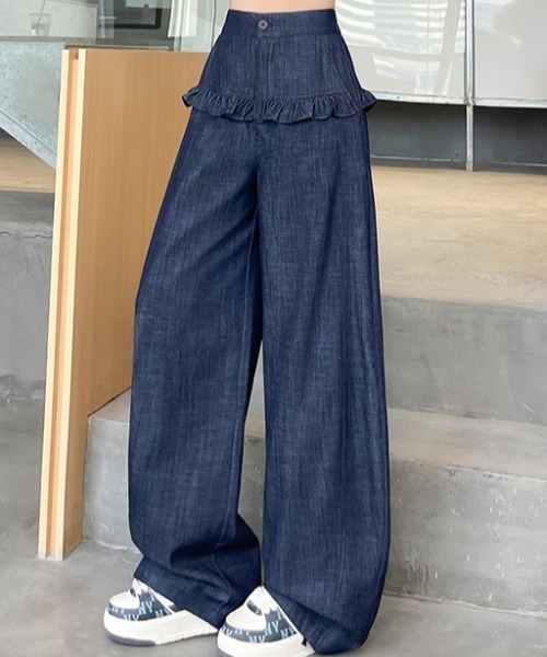 FAVORITO(ファヴォリート)の「フリルリラックスデニムパンツ(デニムパンツ・レディース・ホワイト/ブラック/ブルー/モカ・L/M/S)」の4枚目の写真