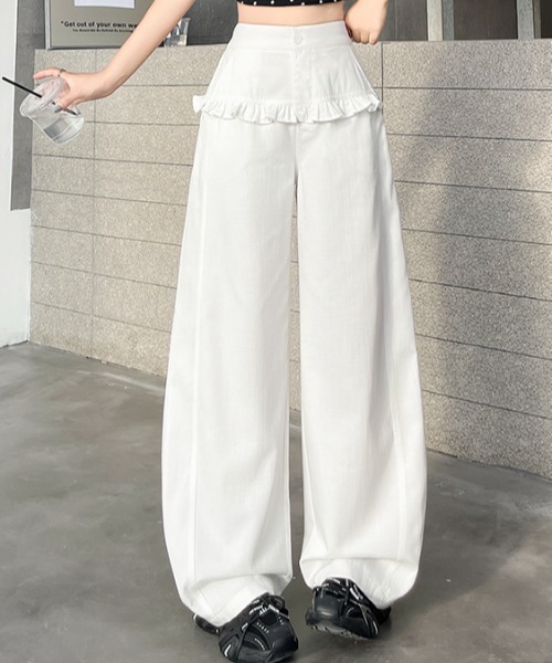 FAVORITO(ファヴォリート)の「フリルリラックスデニムパンツ(デニムパンツ・レディース・ホワイト/ブラック/ブルー/モカ・L/M/S)」の5枚目の写真