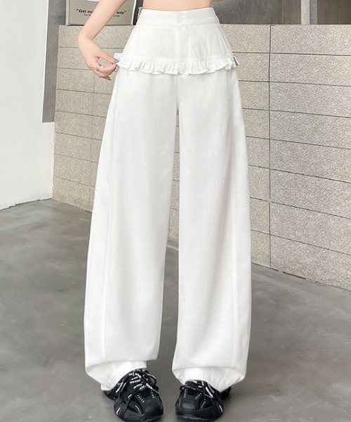 FAVORITO(ファヴォリート)の「フリルリラックスデニムパンツ(デニムパンツ・レディース・ホワイト/ブラック/ブルー/モカ・L/M/S)」の6枚目の写真