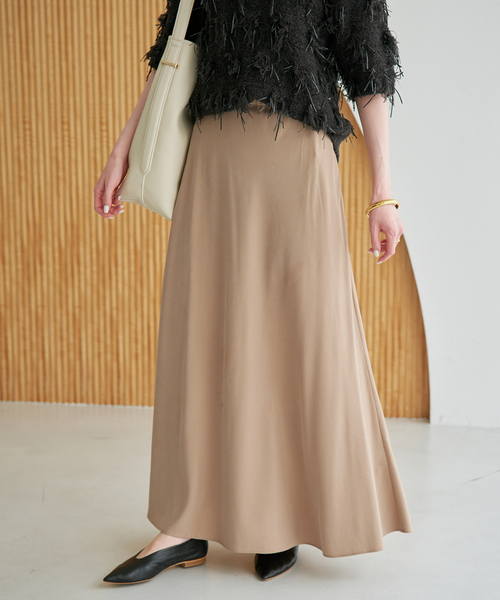 SLOBE IENA(スローブイエナ)の「《3サイズ展開/シリーズあり/追加2》フィブリルマーメイドフレアスカート(スカート・レディース・ブラック/ブラック系その他/ベージュ・40/38/36)」の3枚目の写真